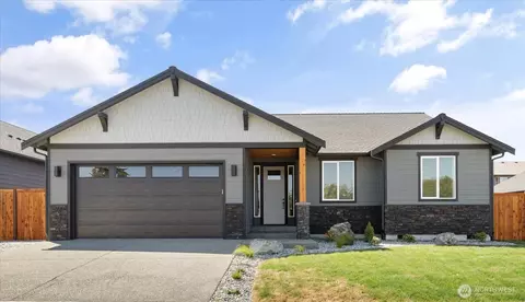 900 NW Shire St, Oak Harbor, WA 98277