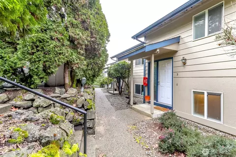 112 19th Ave SE #3, Puyallup, WA 98372