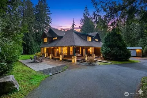 7139 NE Dolphin Dr, Bainbridge Island, WA 98110