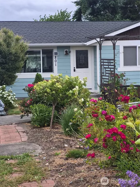 801 Livingston Bay Shore Dr, Camano Island, WA 98282