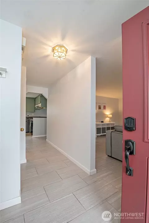 Entry Way - 4348 E St, Tacoma, WA 98404 photo 1 of 3