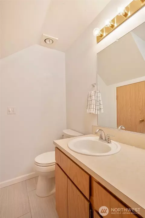 Bath - 4348 E St, Tacoma, WA 98404 photo 1 of 3