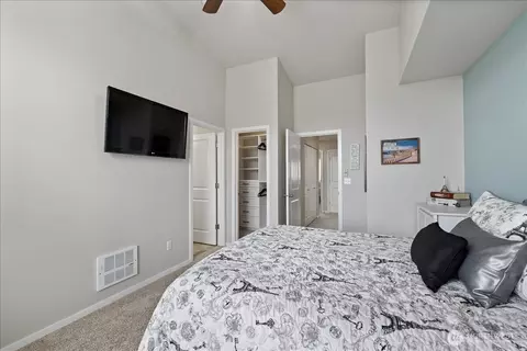 Bedroom - 16526 2nd Ave SE, Bothell, WA 98012 photo 5 of 5