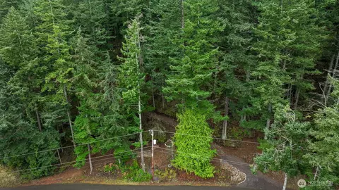 3071 3073 Hales Passage Dr, Lummi Island, WA 98262