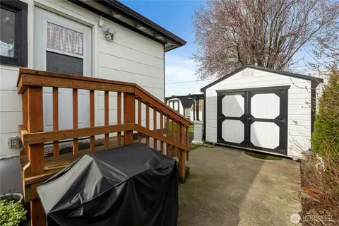 Exterior - 431 Rainier Ave, Enumclaw, WA 98022 photo 7 of 9