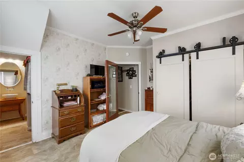 Bedroom - 431 Rainier Ave, Enumclaw, WA 98022 photo 2 of 2