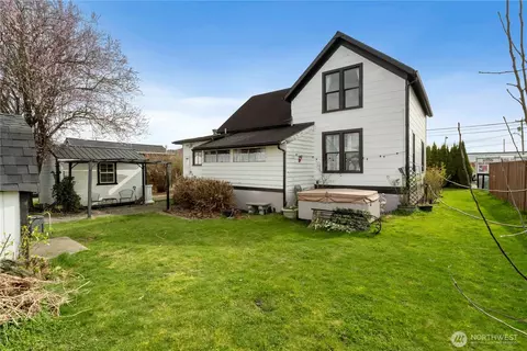 Exterior - 431 Rainier Ave, Enumclaw, WA 98022 photo 3 of 9