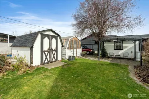 Exterior - 431 Rainier Ave, Enumclaw, WA 98022 photo 4 of 9