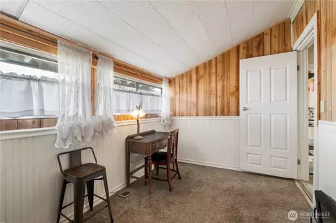 Entry Way - 431 Rainier Ave, Enumclaw, WA 98022 photo 1 of 1