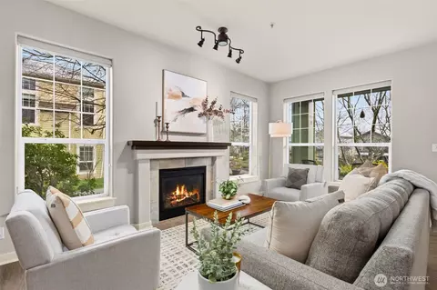 7709 Fairway Ave SE #102, Snoqualmie, WA 98065