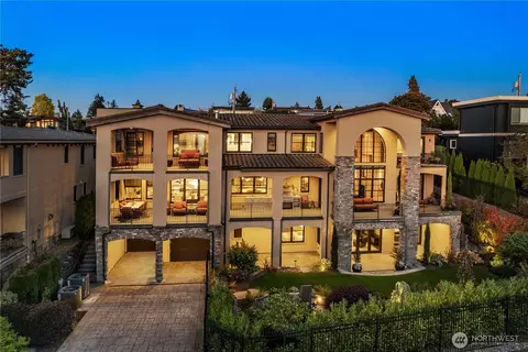 435 8th Ave W, Kirkland, WA 98033