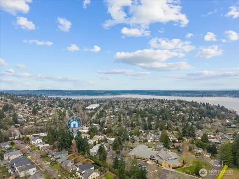 5225 50th Ave NE #206, Seattle, WA 98105