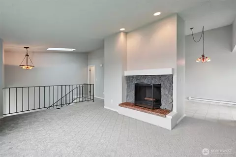 Living - 115 Mckean Ct #D, Enumclaw, WA 98022 photo 4 of 6