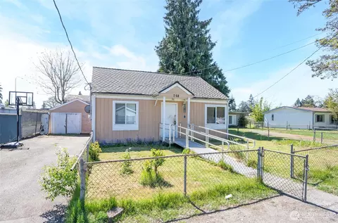 758 108th St S, Tacoma, WA 98444