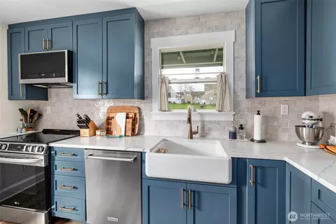 705 NE Haller St, Coupeville, WA 98239