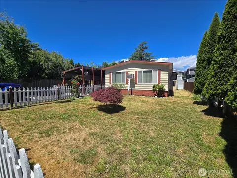 147 E Wood Ave, Morton, WA 98356