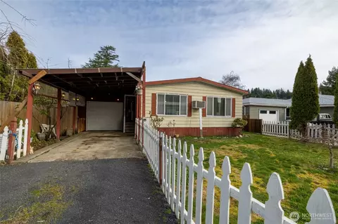 147 E Wood Ave, Morton, WA 98356
