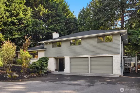 1711 NE 104th St, Seattle, WA 98125