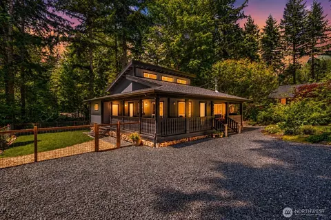 7533 Canyon View Dr, Deming, WA 98244