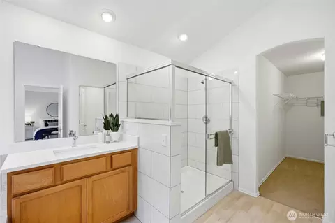 Bath - 24115 22nd Pl W, Bothell, WA 98021 photo 4 of 5