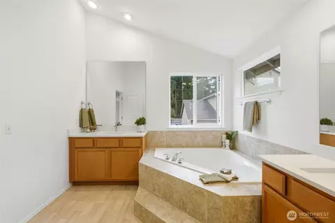 Bath - 24115 22nd Pl W, Bothell, WA 98021 photo 3 of 5