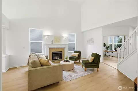 Living - 24115 22nd Pl W, Bothell, WA 98021 photo 2 of 4