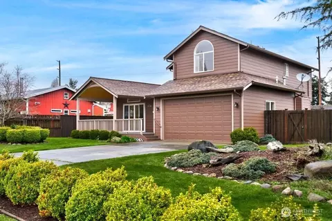 2420 14th St, Anacortes, WA 98221