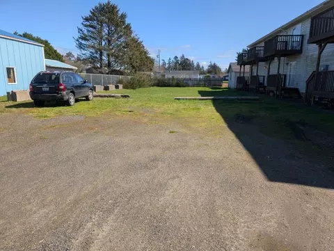 704 Seahorse Ave NE, Ocean Shores, WA 98569