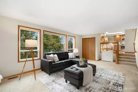 Living - 8823 10th Dr SE, Everett, WA 98208 photo 5 of 5