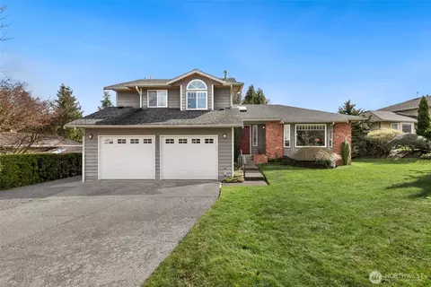 Exterior - 8823 10th Dr SE, Everett, WA 98208 photo 2 of 7