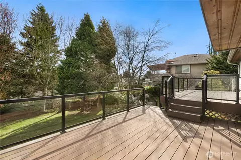 Exterior - 8823 10th Dr SE, Everett, WA 98208 photo 5 of 7