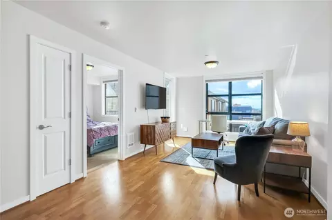 4116 California Ave SW #304, Seattle, WA 98116