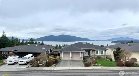 3809 W 12th St, Anacortes, WA 98221