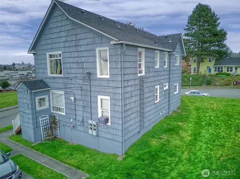 Exterior - 1018 Wall St SE, Everett, WA 98201 photo 3 of 3