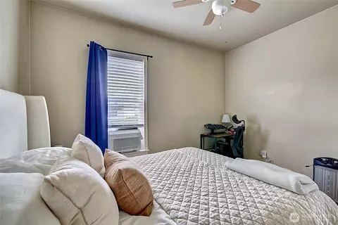Bedroom - 1018 Wall St SE, Everett, WA 98201 photo 2 of 3