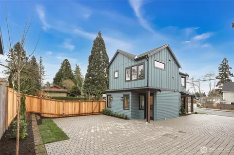 8106 126th Ave NE, Kirkland, WA 98033