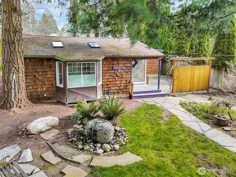 13722 Interlake Ave N, Seattle, WA 98133