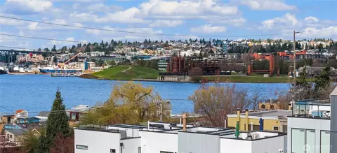 73 E Lynn St, Seattle, WA 98102
