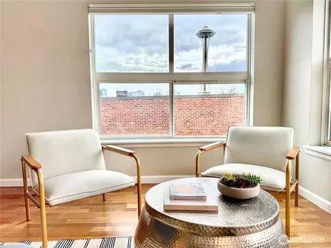 621 5th Ave N #403, Seattle, WA 98109