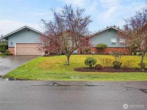 1507 Ocean Beach Blvd S, Long Beach, WA 98631