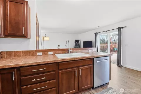 Kitchen - 20130 52nd Ave E, Spanaway, WA 98387 photo 3 of 3