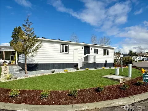 5900 64th St NE #217, Marysville, WA 98270
