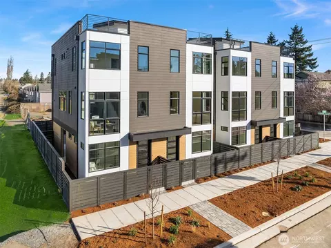 630 N 92nd St, Seattle, WA 98103