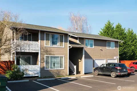 201 2nd Pl SE, Pacific, WA 98047