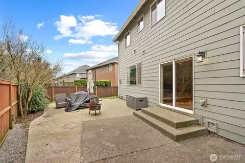 Exterior - 21927 44th Dr SE, Bothell, WA 98021 photo 4 of 6