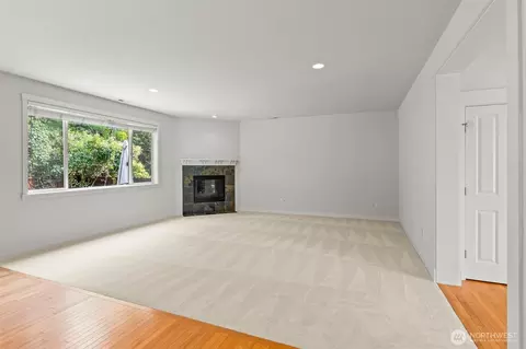 Living - 21927 44th Dr SE, Bothell, WA 98021 photo 3 of 9