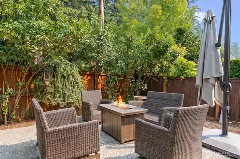 Exterior - 21927 44th Dr SE, Bothell, WA 98021 photo 4 of 8