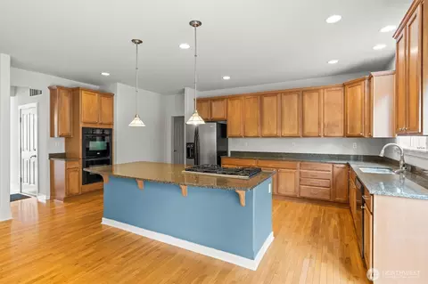 Kitchen - 21927 44th Dr SE, Bothell, WA 98021 photo 2 of 2