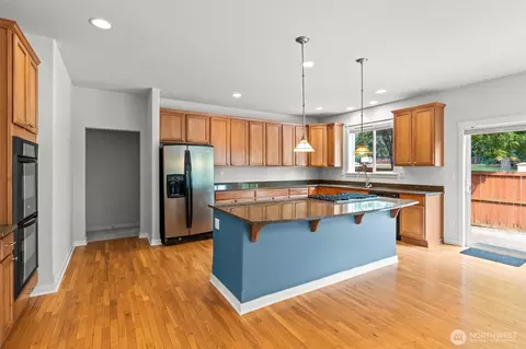 Kitchen - 21927 44th Dr SE, Bothell, WA 98021 photo 1 of 2
