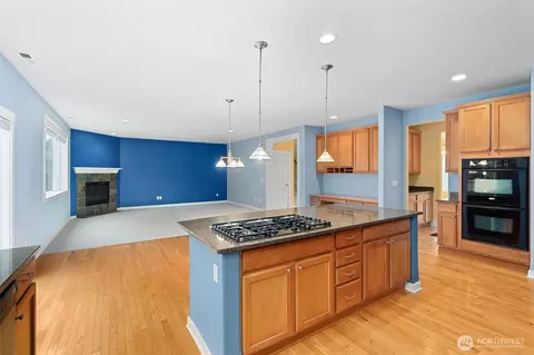 Living - 21927 44th Dr SE, Bothell, WA 98021 photo 6 of 7